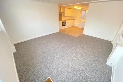 Lounge/Bedroom Aspect 2