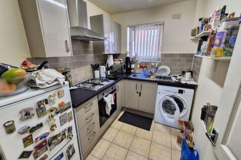 Flat 1 Kitchen