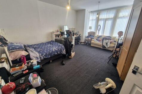 Flat 2 Bedroom