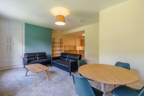 Living/dining room