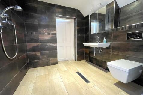 MASTER SUITE WET ROOM