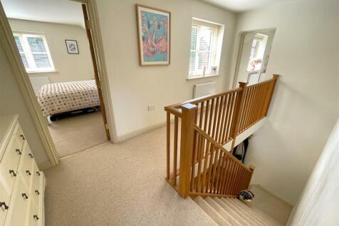 GALLERIED LANDING