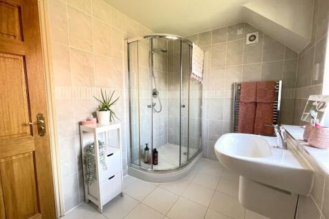 ENSUITE SHOWER ROOM