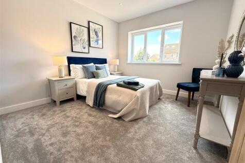 BEDROOM 2