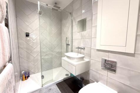 ENSUITE SHOWER ROOM