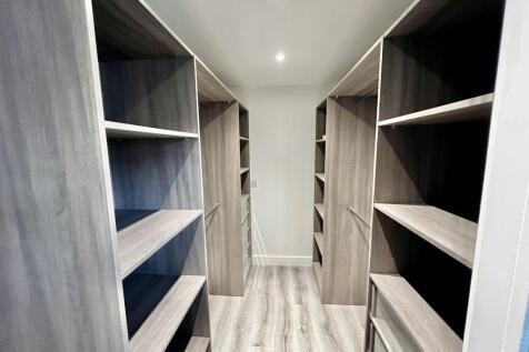 DRESSING ROOM