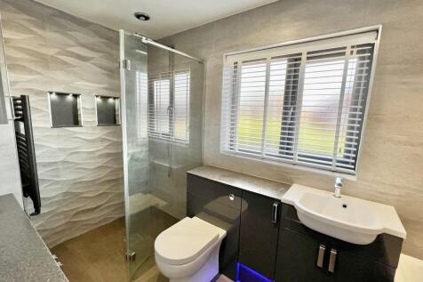 BATH/SHOWER ROOM
