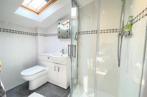 ENSUITE SHOWER ROOM
