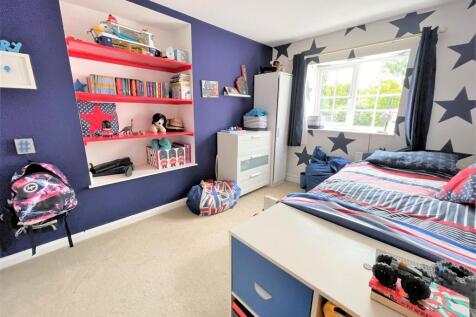 BEDROOM 4