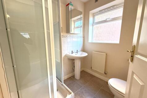 ENSUITE SHOWER ROOM