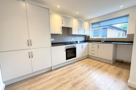 L SHAPED DINING KITCHEN