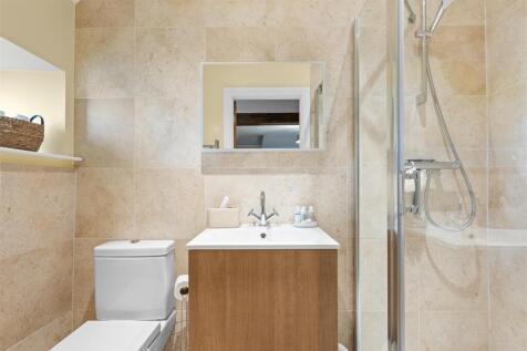 ENSUITE SHOWER ROOM
