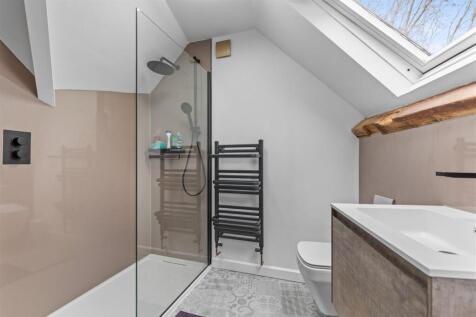 ENSUITE SHOWER ROOM