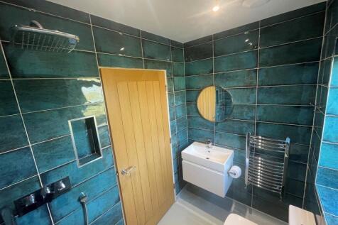 WET ROOM/CLOAK ROOM