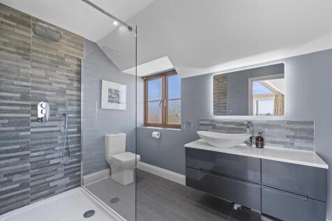 ENSUITE SHOWER ROOM