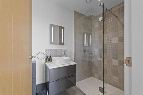 ENSUITE SHOWER ROOM
