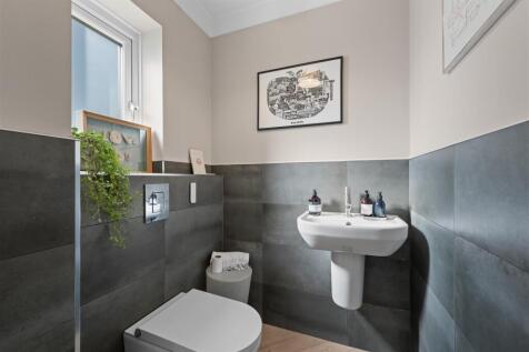 GROUND FLOOR CLOAK ROOM