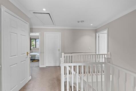 FIRST FLOOR GALLERIED