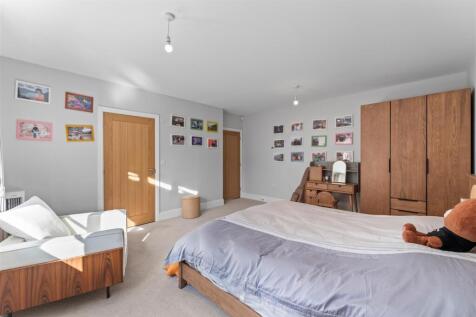 GROUND FLOOR BEDROOM