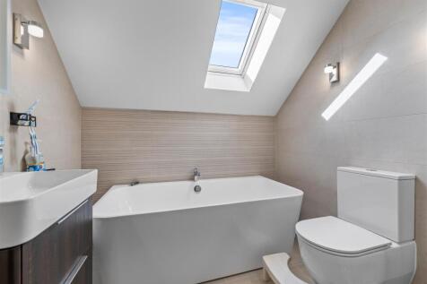 BATH/SHOWER ROOM