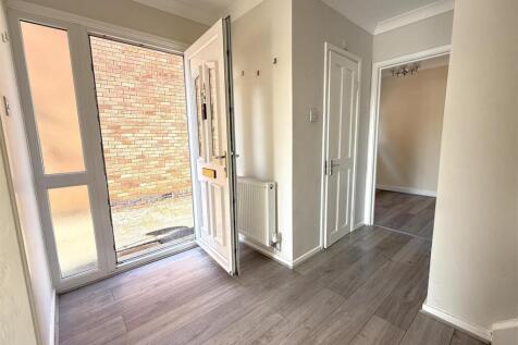INITIAL L SHAPED ENTRANCE HALL