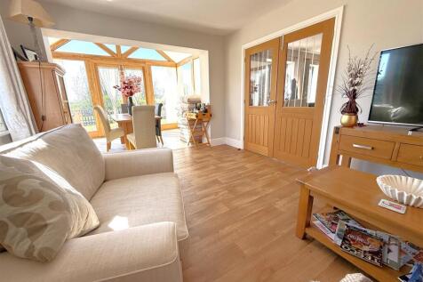 SITTING  &amp; GARDEN ROOM