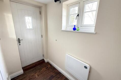 INITIAL ENCLOSED VESTIBULE