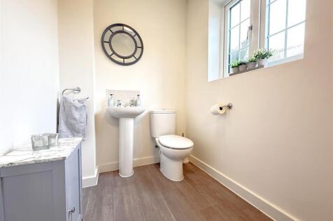 GROUND FLOOR CLOAK ROOM