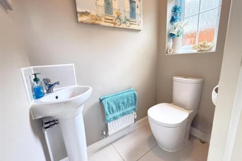 GROUND FLOOR CLOAK ROOM