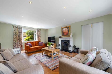 5 Banks Crescent-15.jpg