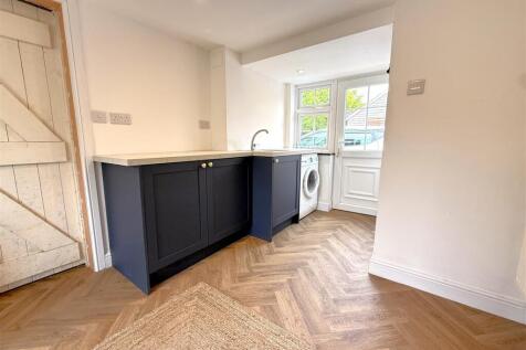 UTILITY ROOM / WORKSHOP