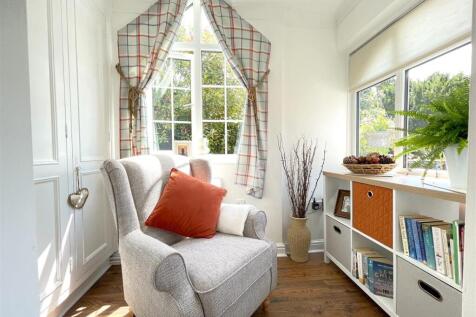 SNUG/STUDY