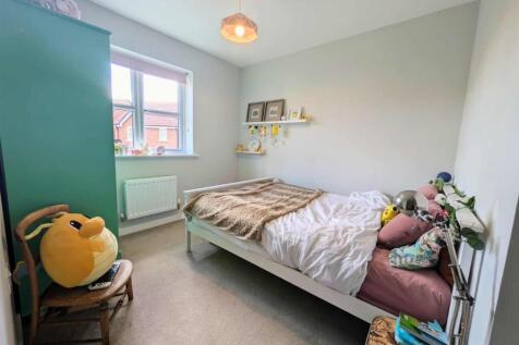 2 Hardy Close - Bedroom 2 Photo2 08-09-25.jpg