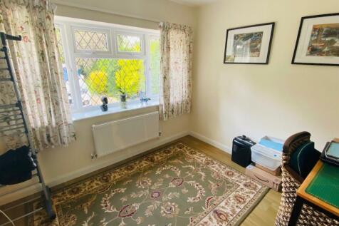 STUDY/HOME OFFICE/BEDROOM 3