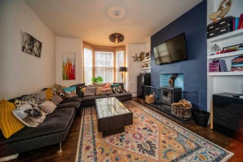 FAMILY SITTING ROOM
