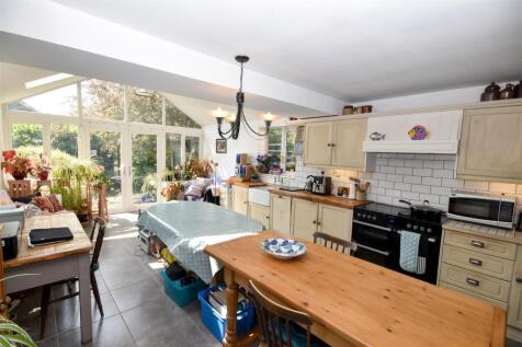 OPEN PLAN DINING KITCHEN