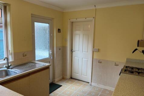 BACK KITCHEN