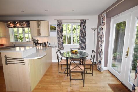 OPEN PLAN DINING KITCHEN