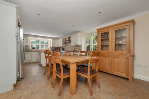 OPEN PLAN DINING KITCHEN