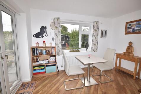 DINING/GARDEN ROOM