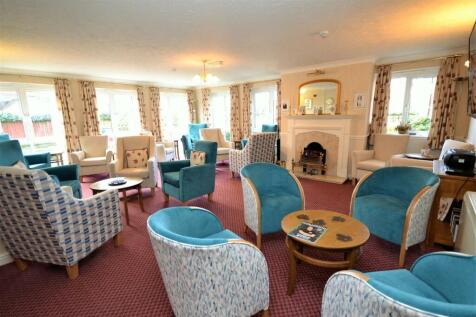 Lounge 1.jpg
