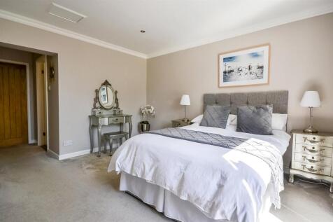 Donwstairs suite 7.jpg