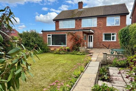 v rear garden 3.jpg