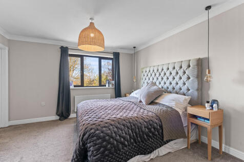 8 Valley Lane-24