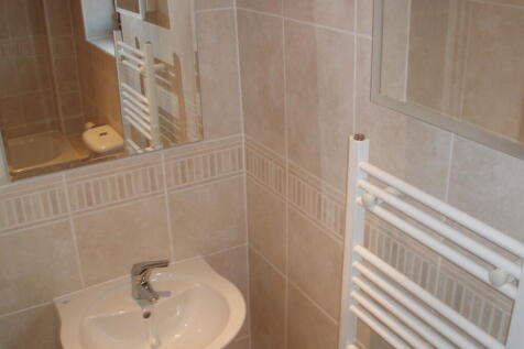19 Walnut bath 1