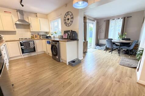 ioSuU3BQ7EiYFhvkR...