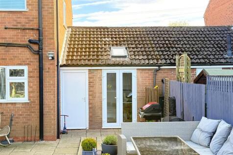 sDyUg1O1nEuEcM5vI...