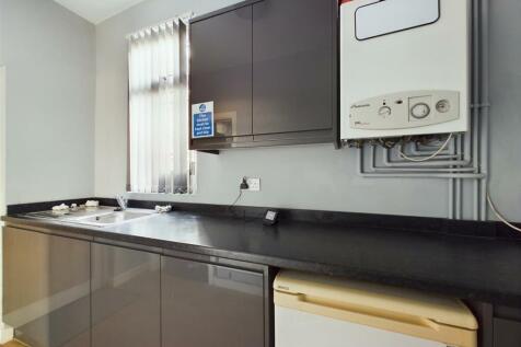 CAM01207G0-PR0306-STILL013.jpg