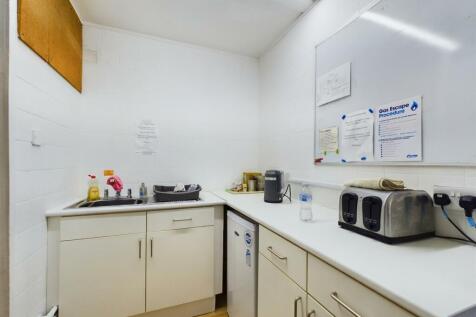 CAM01207G0-PR0185-STILL019.jpg