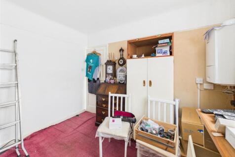 CAM03604G0-PR0099-STILL018.jpg